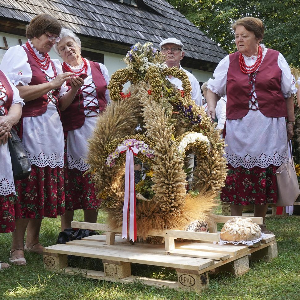 Konkurs „Tradycyjny wieniec dożynkowy”