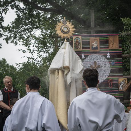 Boże Ciało w Muzeum Wsi Radomskiej – relacja z uroczystości