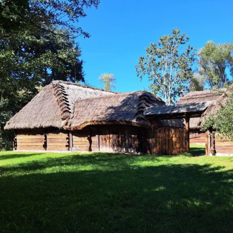 Rozpoczyna się wymiana strzechy na trzech obiektach muzealnych