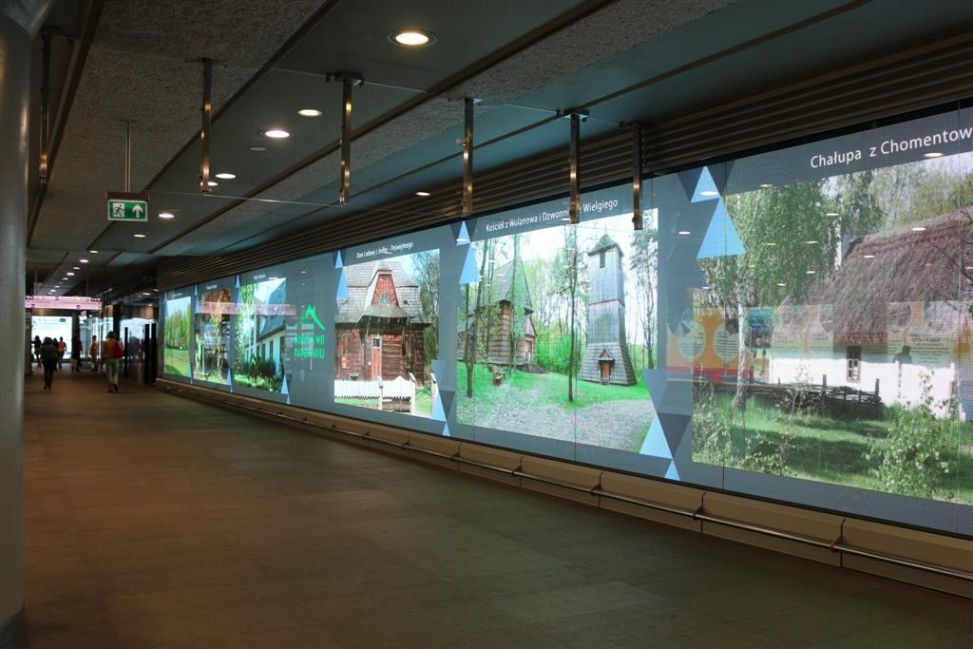 Muzeum Wsi Radomskiej w Galerii Multimedialnej Metro Świętokrzyska  w Warszawie