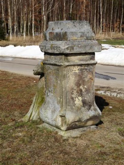 Jasieniec Iłżecki i Radom. O dwóch rzeźbach św. Kazimierza