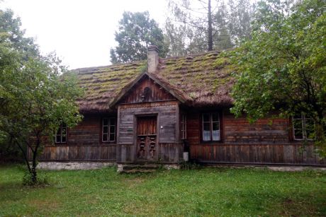 Wymiana strzechy na pięciu obiektach muzealnych